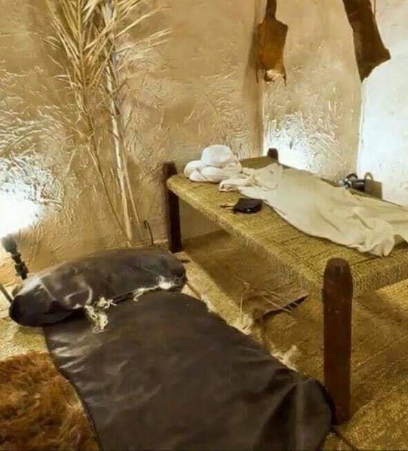 ShaykhSaqib's tweet photo. A replica of the house of RasoolAllah sallAllahu alaihi wasalaam. https://t.co/PFZ8nhrC6z