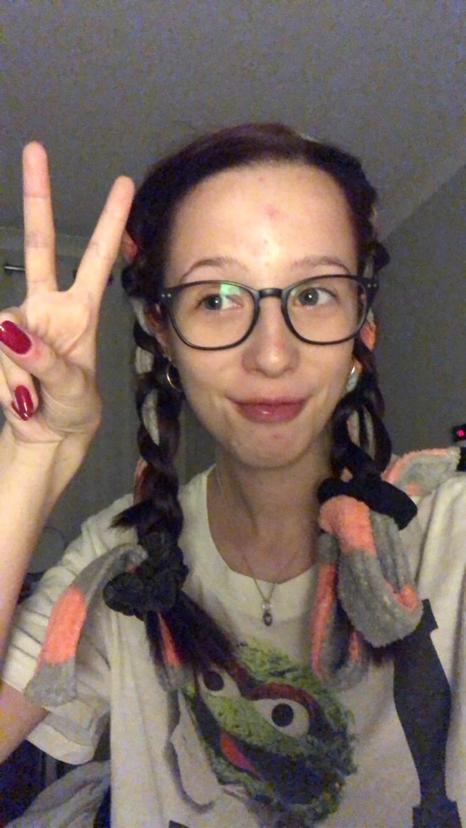 abimxss's tweet image. April 21st
ANOTHER super productive day, planning heaps of content, and finally catching up on some training from @ellieblakeney 🔥

Oh and trying this #TikTokTutorial 🤣