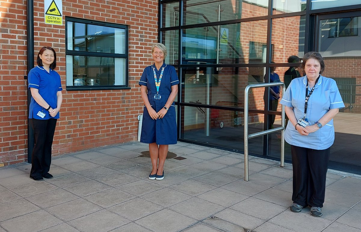 shropcom_CCNS's tweet photo. Our nurses & support workers will look a little bit different at the moment, as they have gone back in to their #uniforms for the time being ๐ฉโโ๏ธ๐จโโ๏ธ we think they look great & we're sure you agree โค๐ #backinuniform #StayHomeSaveLives @ShropCommHealth @WeCYPnurses https://t.co/3PvukBEW8e