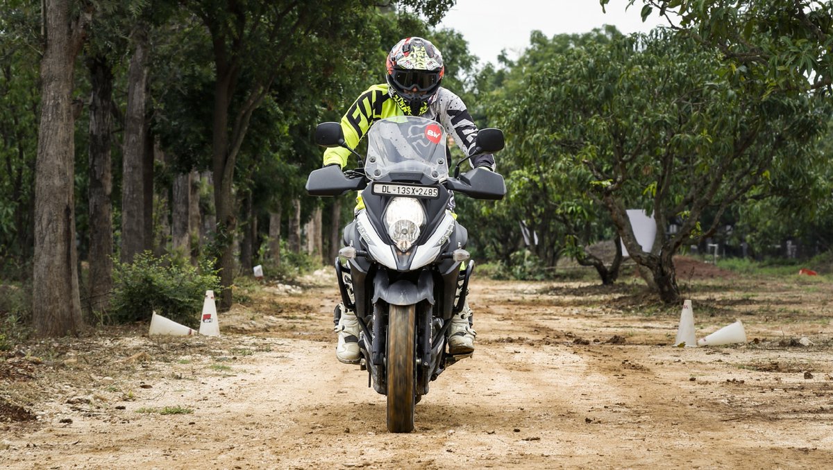 BikeWale's tweet photo. The V-Strom 650 is a middle-weight adventure tourer from Suzuki with comfortable riding ergonomics and a good low-speed ride which makes it easy to ride even the city.
Do you see it in your garage?
#BWPhotos #bikes2020 #bikes #bikelife #motorcycle #VStorm650 #Suzuki #650XT https://t.co/9M2RBAHUmA