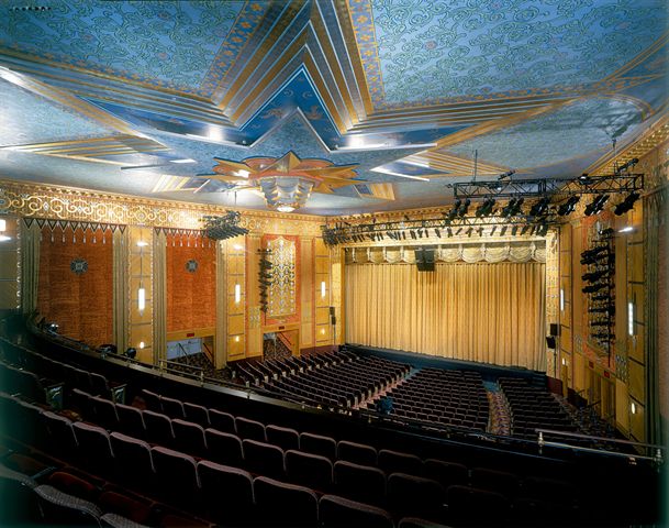 Warner Theatre tweet media