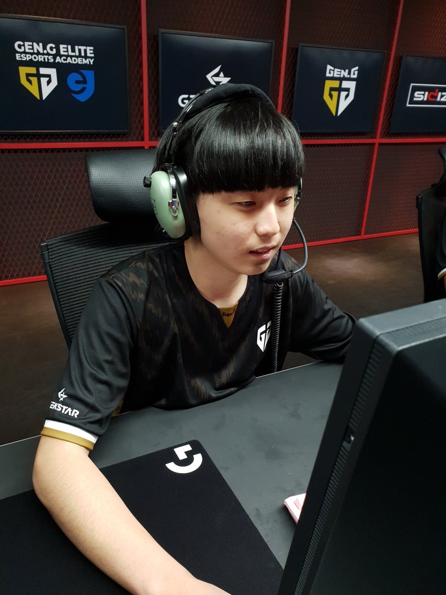 오픈스크림 처음으로해봤는데 많은 경험이 된거같고 이 경험을 통해 대회에서 긴장안하고 3주차 우승까지 노려보겠습니다👊 오픈스크림 봐주신 젠지 팬분들께 감사의 말씀 드리겠습니당😤 #GenG