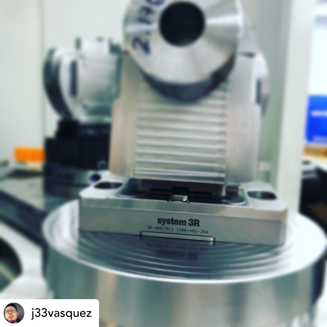 camplete's tweet photo. A beautiful bit of creativity coming from @j33vasquez “sometimes you have to get creative with your workholding to optimize kinematics!” 🙌

#camplete #truepath #chipmakr #GF #mastercam  #Lang #3R #Pneumatic #System3R #ConciseCNC  #instamachinist #cnc #milling #workholder https://t.co/rCfzWaNV0U