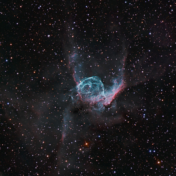 Bulles de wolf rayetNGC 2359 Nébuleuse du casque de ThorCes bulles sont formées par des étoiles qui ont énormément de vents/éruptions solaires.