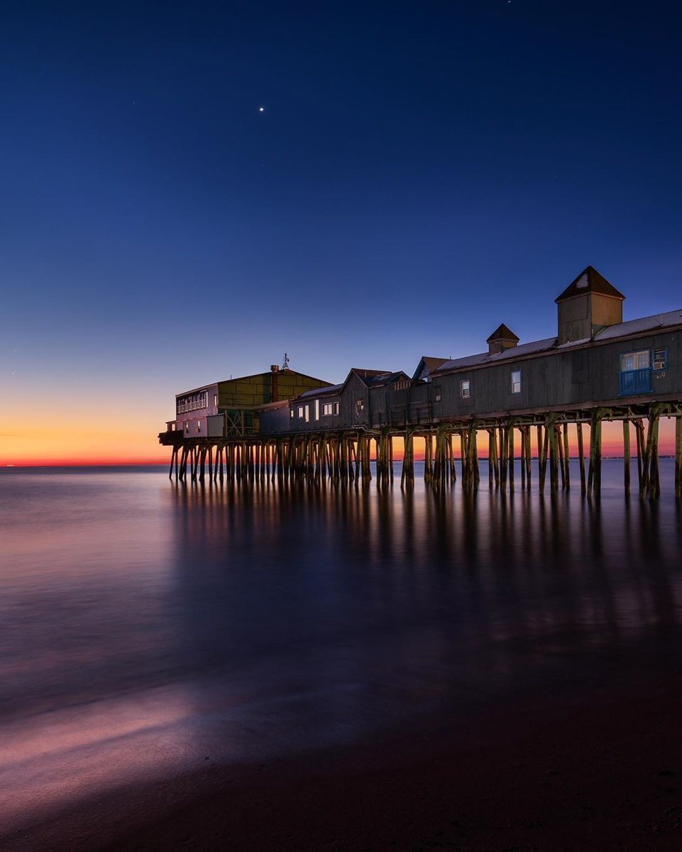 WavesResortOOB's tweet photo. #oldorchardbeach photo of the day by paulwr via @yankeemagazine ✨

#iconicmaine #lovemaine #coastalmaine #wheninmaine #springinmaine #oob #maine #thepier #oobpier #exploremaine #beach #ocean #mainelife #capturemaine #mainething #igersmaine #vacationland #mainecoast #visitmaine https://t.co/1DyITSgUwE