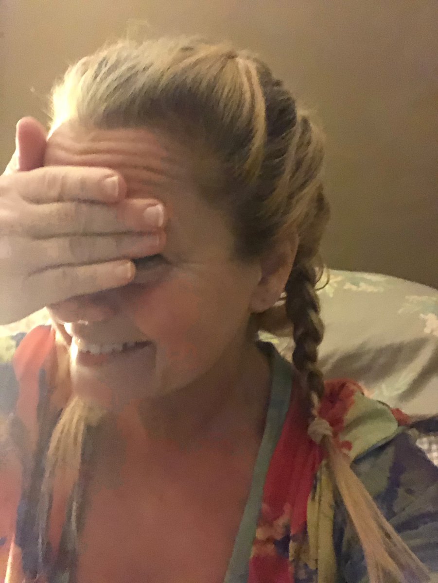ckinfla's tweet photo. 🌺Frenchied my hair pre-bed, sprayed in a lil @love_amika #brooklynbombshell 💜at my roots & #bushwickbeach 💚no-salt wave spray throughout &☀️POW☀️: Surfer Girl beach waves in the morning! 👙🌴🏄🏼♀️
#loveamika #myrootsarechaos #beachhair #quarantinelife #hanstine https://t.co/g535V5Azgy