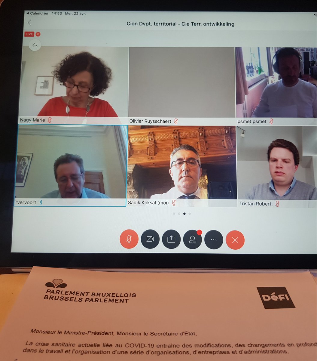 En comm. développement territoriale avec ma collègue <a href="/marienagy/">marie nagy🌳🌎🙋🏻‍♀️</a> nous avons interpellé M. le Minst. Présid. et M.le Secret. d'Etat sur:
-La situation des dossiers PADs 
-La suspension actuelle des dossiers d'urbanisme et la reprise de ceux-ci pour la période de déconfinement.