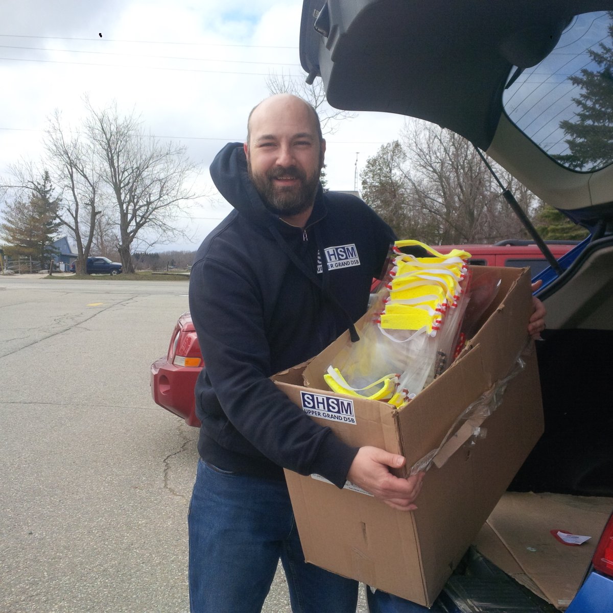 ugdsb's tweet photo. Local businesses &amp; organizations received @UGDSB_SHSM produced face shields yesterday. Tim Neal made the pickup &amp; delivery despite the weather. We have donated over 3000 PPE to date &amp; continue to support requests from community partners to protect front-line workers. https://t.co/YwopdFqGEC