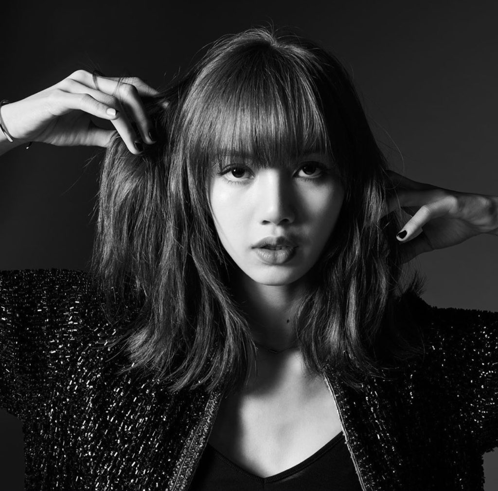 A thread of Lisa's viral moments in twitter  Are you ready?  #LALISAMANOBAN #LISA  #LALISA  #리사  #リサ  #ลิซ่า #블랙핑크  #BLACKPINK  @ygofficialblink