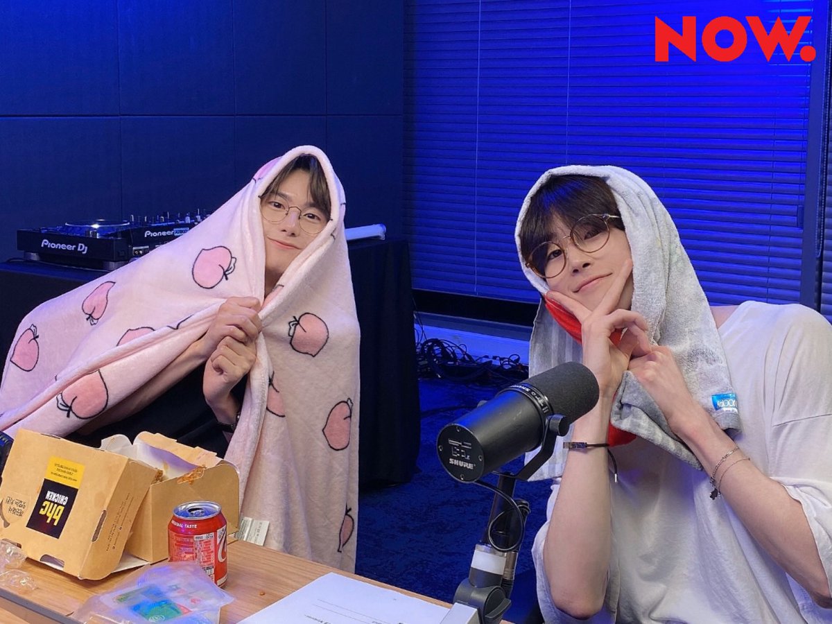 npop_zip's tweet photo. #빅톤 의 #이불킥 2회차만에 프로 호스트 다 된 우리 승승! 하고 싶은 거 다 해.. 먹고 싶은 거 다 먹어..🤍 #한승우 #강승식 과 같이 나누고 싶은 이야기! 언제든지 [이불킥] 말머리 달고 보내주세요🤓😃😎 📲문자번호#7117(정보이용료100원) #VICTON #NOW온에어 https://t.co/0XgVWFor8H