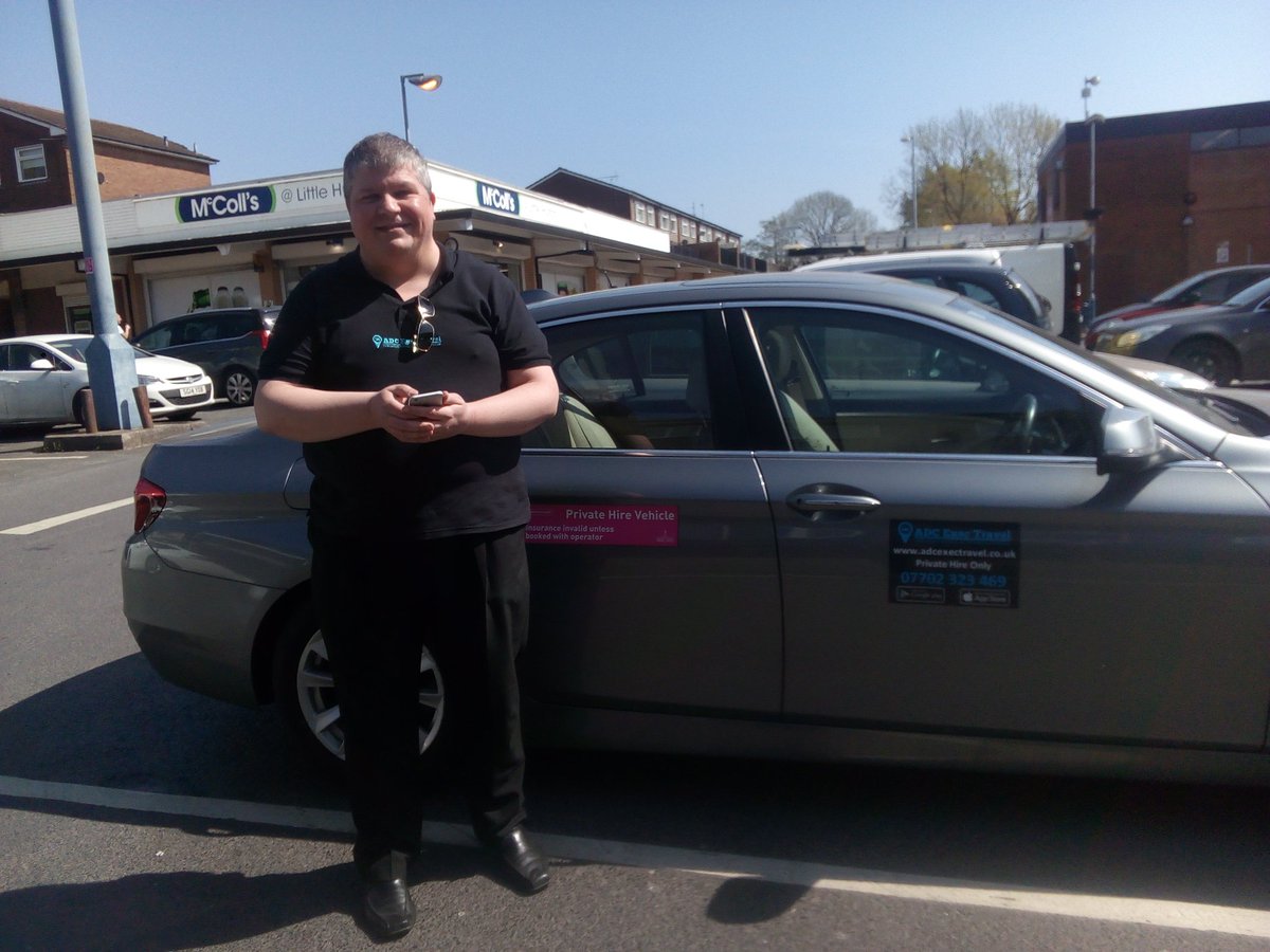 WomenWithWings3's tweet photo. A helping hand from @adcexectravel to deliver food parcels to those in need #SalfordCommunity #HelpingStartUps #COVID19 #InThisTogether https://t.co/Eb7NnFsBtK