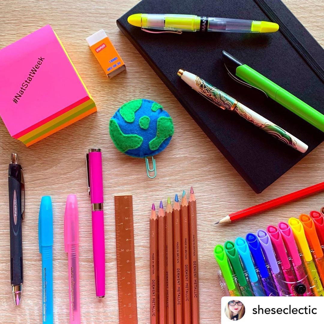 Happy #WorldStationeryDay! It’s one of my favourite days of the year 💖🌈