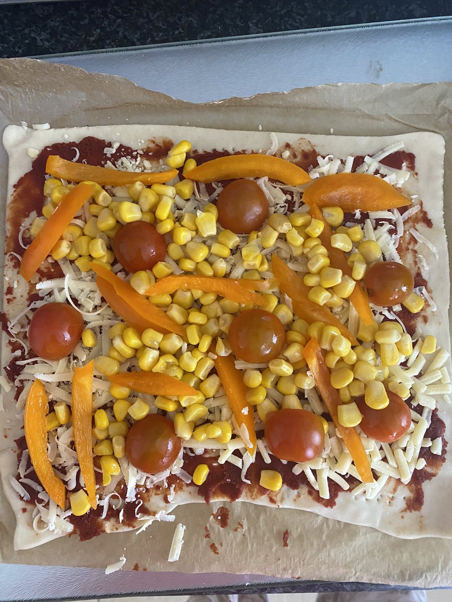 nickibruns's tweet photo. @SFDS_liverpool Lexie B making her own Pizza today. Bit of food technology. https://t.co/VQo2ucdLGW