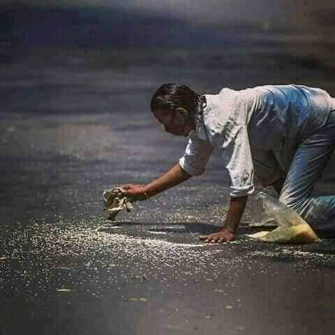 lathakesi2's tweet photo. இல்லாதவர்களுக்கே தெரியும் 
அதன் அருமை 
#வறுமை 🥺
#கொரோனா 
#COVID19LK https://t.co/THMCQH6Zgp