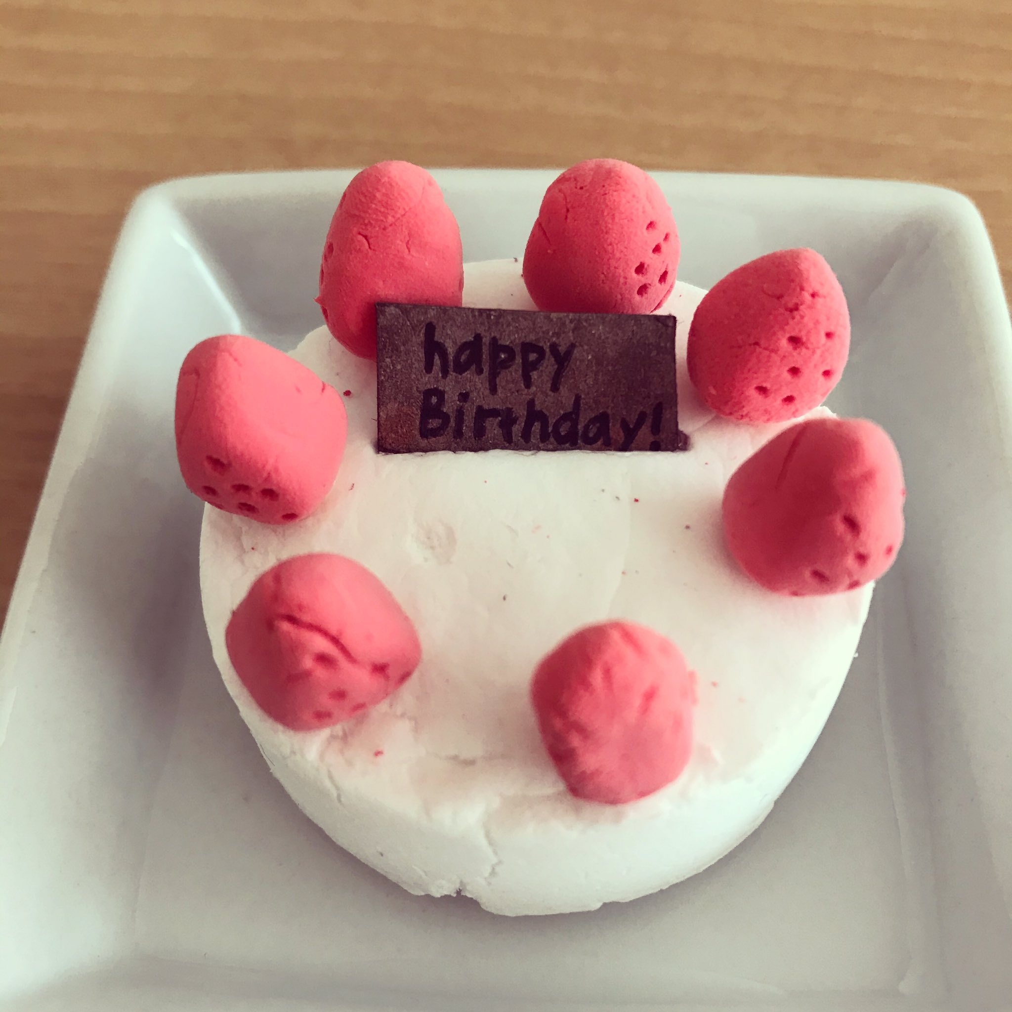 横山 佳織 カオリン 娘 手作り作品 バースデーケーキ マカロン アイスクリーム 思わず食べそうになりますが 食べられません 手作り作品 紙粘土 工作 バースデーケーキ マカロン アイスクリーム 思わず食べたく