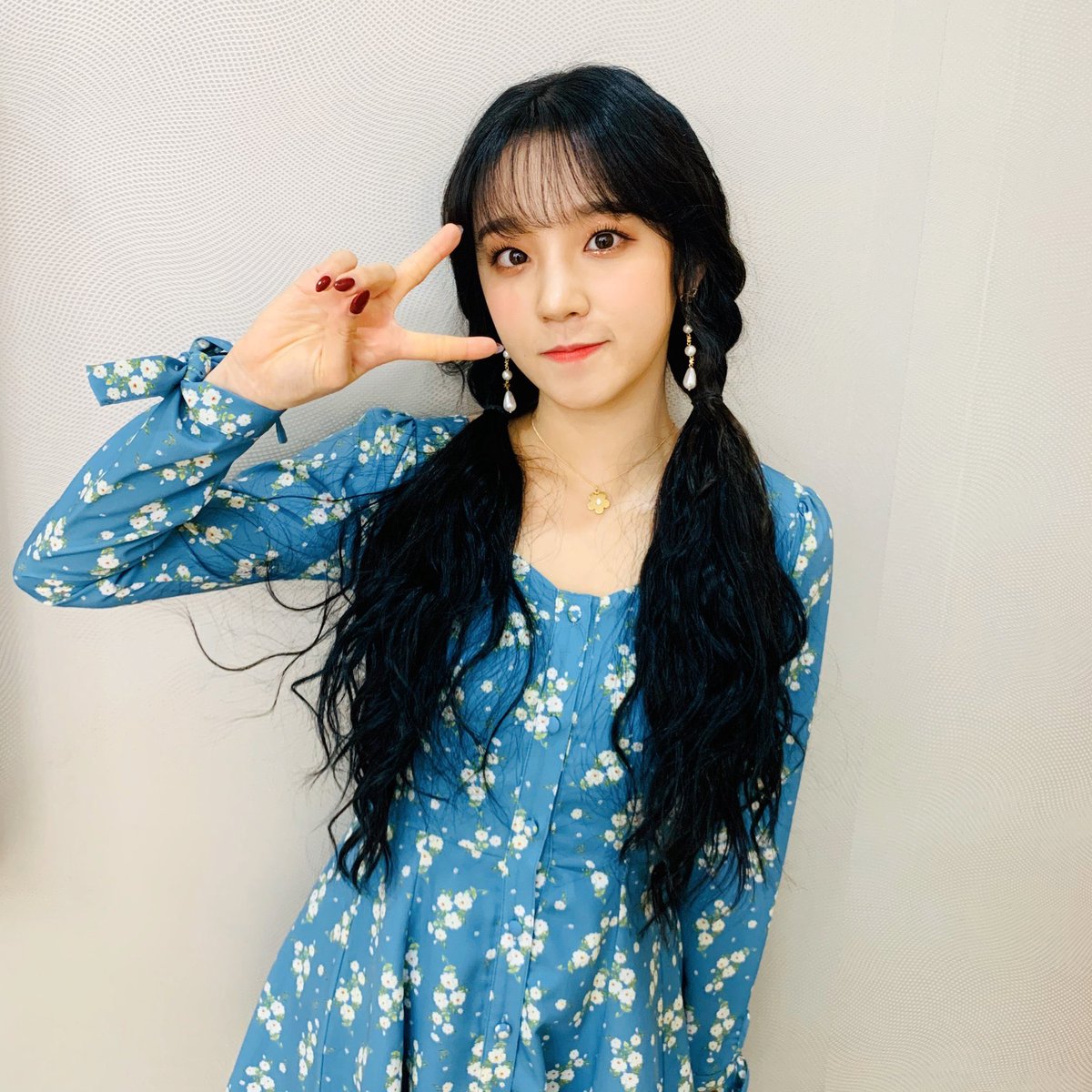 YuqiFrance's tweet photo. 22.04.2020 | Twitter

" [📸] 20200421 @ The Show

Notre mignonne MC spéciale YUQ-Show🍋
Great job!👏👏👏

#여자아이들  #GIDLE 
#_trust #Ohmygod "

#ma https://t.co/MQygQtjex1