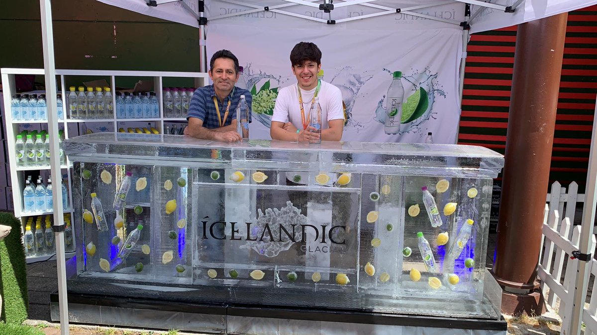 We've been thinking back fondly to last July when we worked with <a href="/go2grocery/">Go2Grocery</a> for Icelandic Glacial Water. Check out the 2.5m ice bar! To find out how we did it (some interesting pics of how we actually positioned the fruit in the ice) click tiny.cc/11njnz   #icesculptors