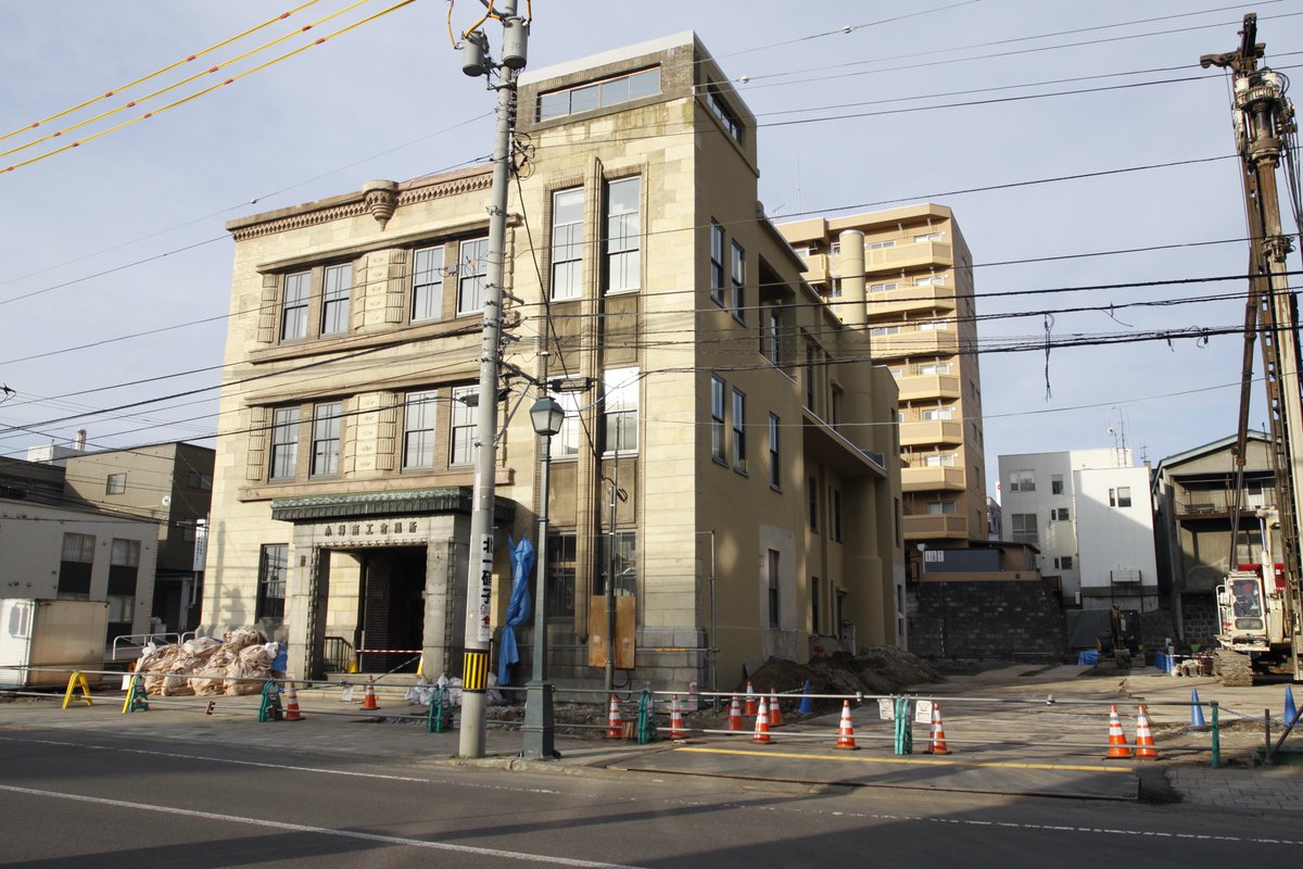 quzillayama's tweet image. こんばんは！おたる！
今夜は旧小樽商工会議所。現イルオナイ小樽です。
去年の今ごろはまだこんなんでした。

#小樽よいとこ #小樽酔いとこ