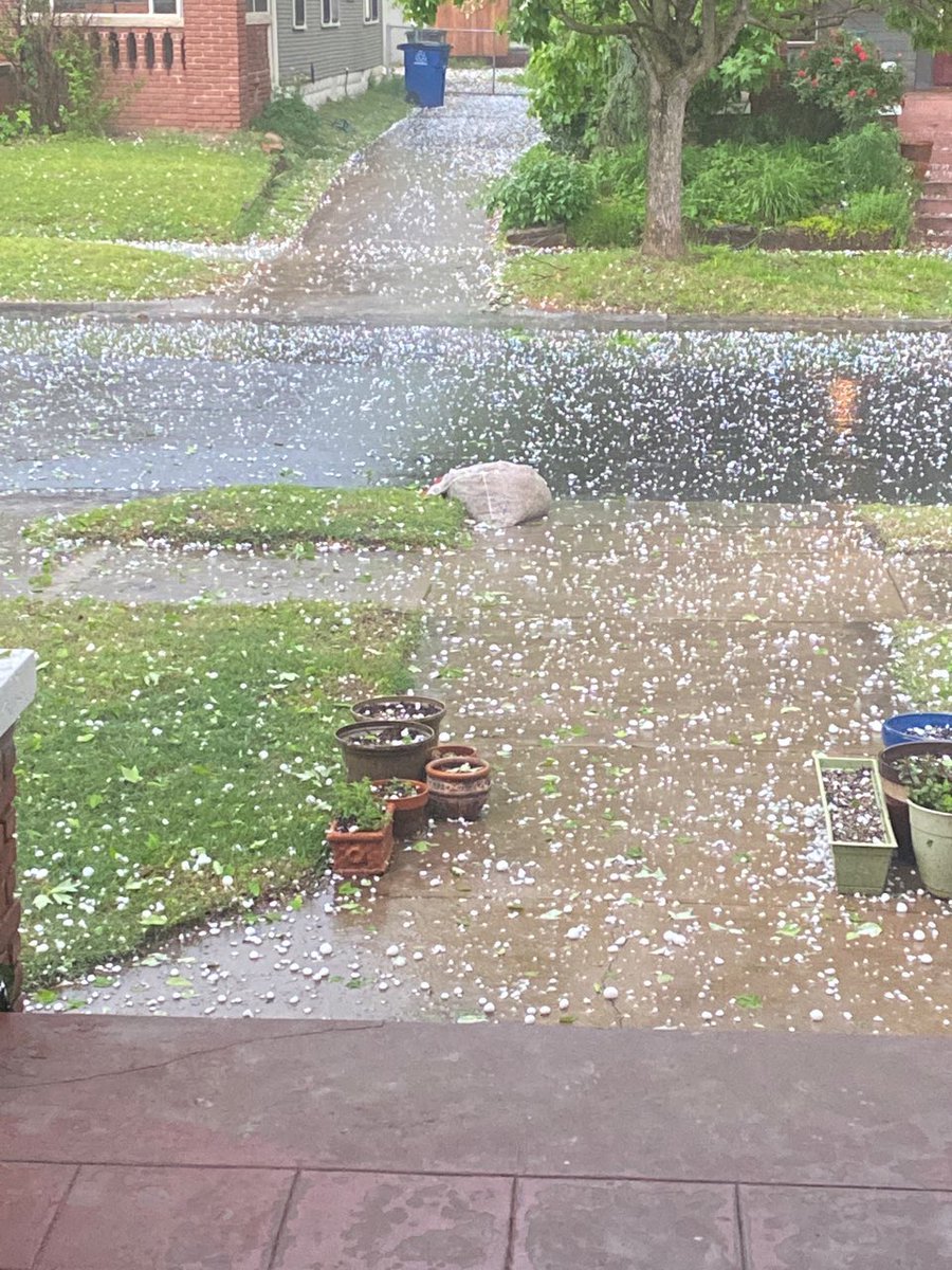 Michael Grogan On Twitter Ping Pong Ball Sized Hail Just Fell In