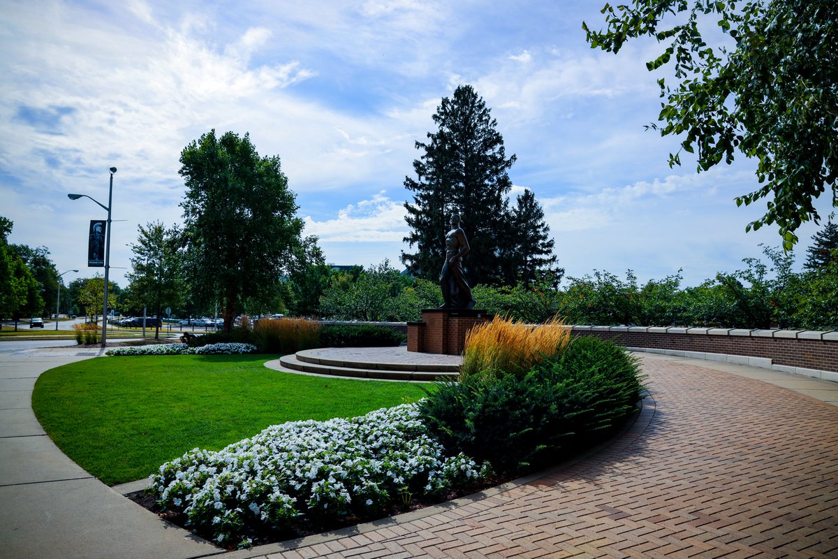 MSU_Basketball's tweet photo. Happy #EarthDay !

Lucky to have these views at @michiganstateu 🙌

#GoGreen https://t.co/McdAl9eMGY