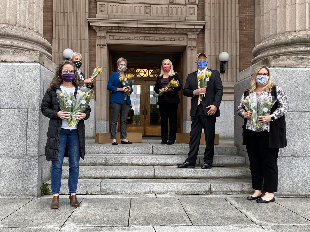 TulipTownWA's tweet photo. Putting some tulip joy in the halls of justice in our home town #colorforcourage https://t.co/cVslocSRCv