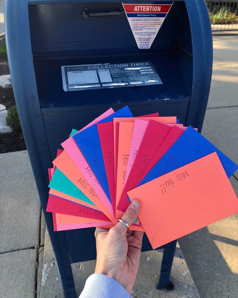 MsStanis1's tweet photo. Special delivery for some very important fourth graders 💌 #thisisgower https://t.co/R2HvrYPNAK
