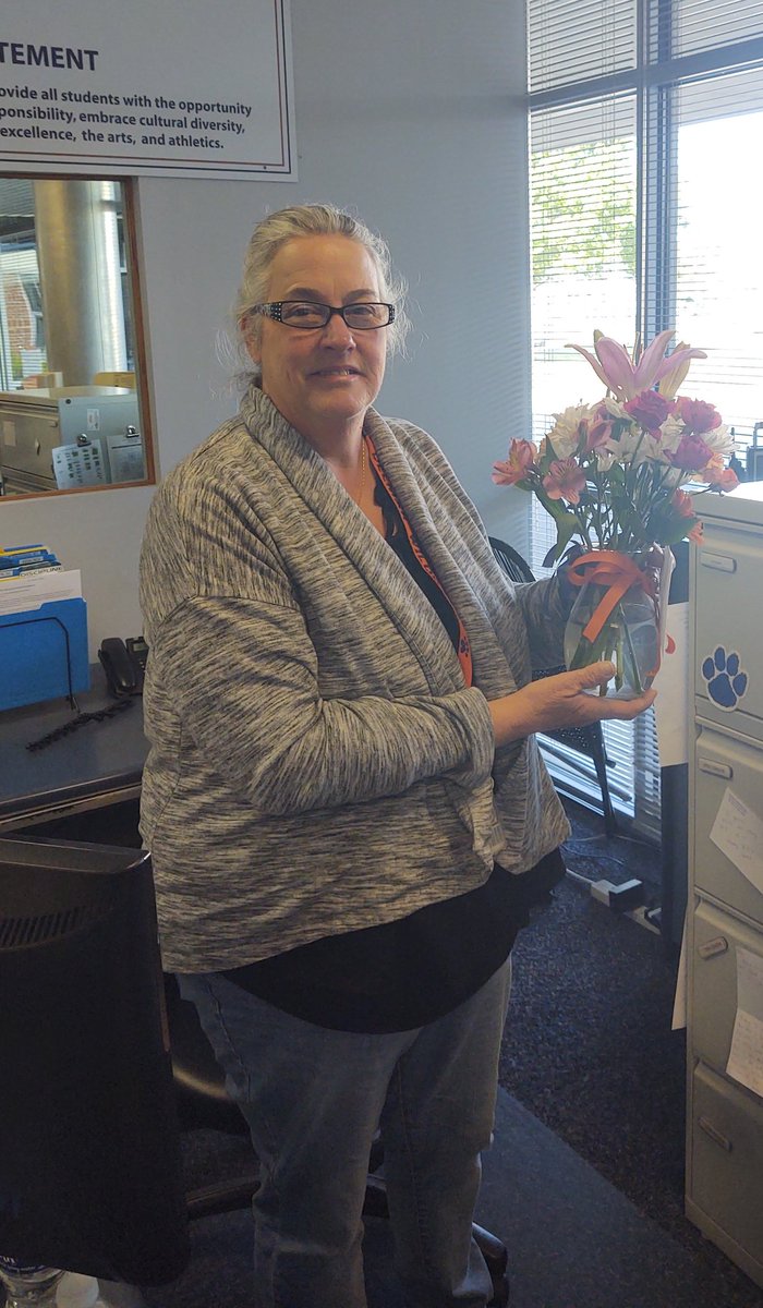 CHOICES_Brady's tweet photo. Administrative Associates Day! The admin team here at Delmar truly have it good, thank you for all that you do! @Principal_DMS @DelmarHS_Bleile @DelmarHS_AP https://t.co/ELQuN0HW0F