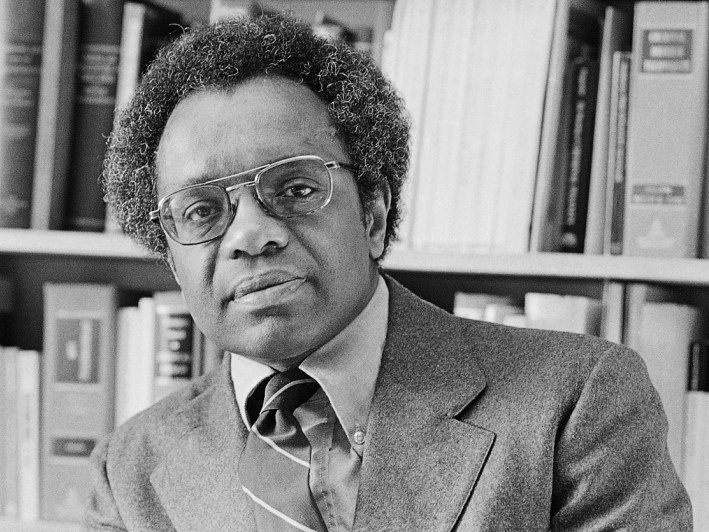 "We live in a system that espouses merit, equality, and a level playing field, but exalts those with wealth, power, and celebrity, however gained." ~Derrick Bell
#BlackHistory #CivilRights #ICYMI

npr.org/2011/10/07/141… via <a href="/NPR/">NPR</a>