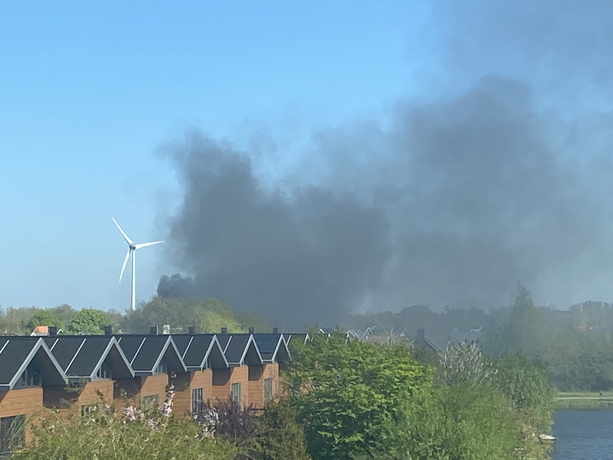 LarsNL's tweet image. Behoorlijke rookwolken vanuit Sint Pancras