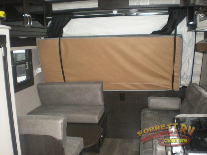 ForrestRVCenter's tweet image. 🚨Price Reduction 🚨
We have just cut the price of this 2020 Jay Feather Z17Z! 
More info 👉bit.ly/JayFeatherX17x
#Camping #CampingVibes #Outdoors #SummerTime