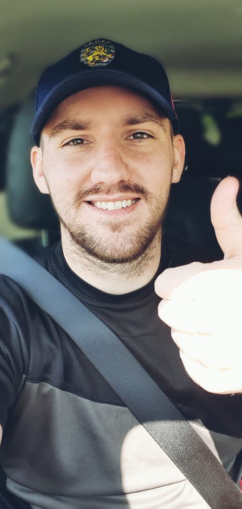 YorkshireOwen's tweet photo. Great to be able to be a part of the Thorne &amp; Moorends Neighbourhood Network team as a driver delivering food to vulnerable and high risk people in my home town! Great to catch up with my old pal @Duzzer_lufc too 🚚🏉🌹#volunteering #Thorne #Moorends #Community #YorkshireLad https://t.co/vavmQqqGt0