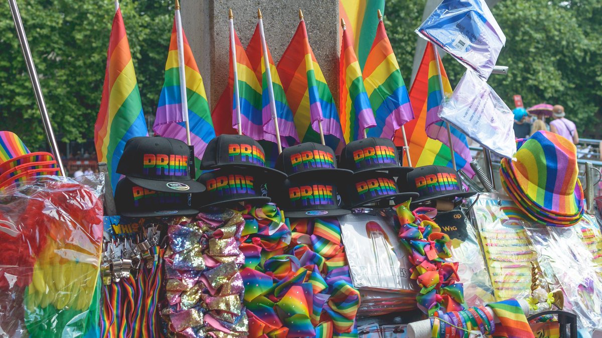 jake peralta as pride flags: a thread