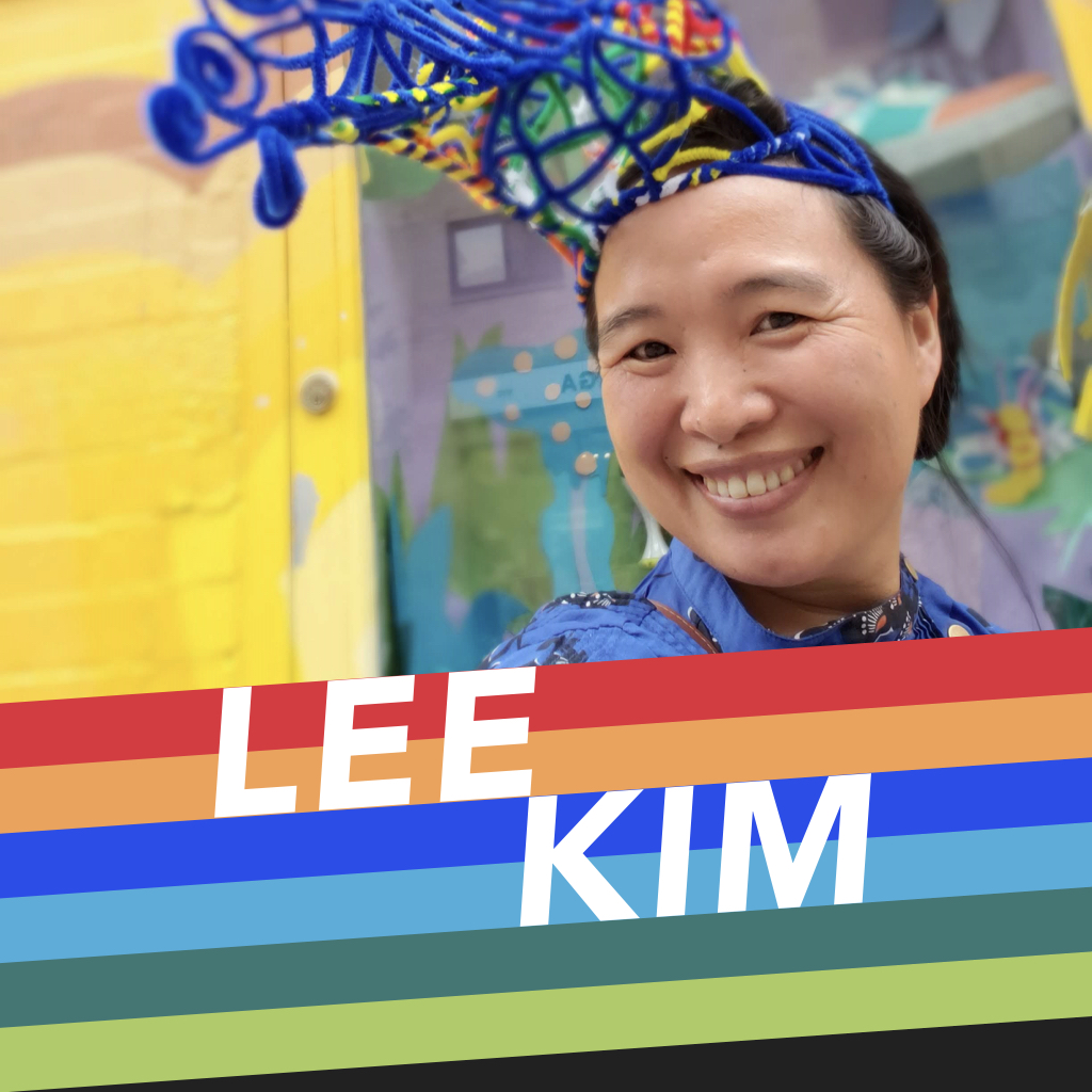 AIGAdesign's tweet photo. Today at 12:30PM EST, we'll be going live with @designfuturenow's @leesean and Lee Kim on our Instagram as they discuss creative habits, community building in times like these, and answering some of your questions! #AIGADesign #DesignFutureNow > https://t.co/feRf5cI12l https://t.co/it4AxjqCsZ