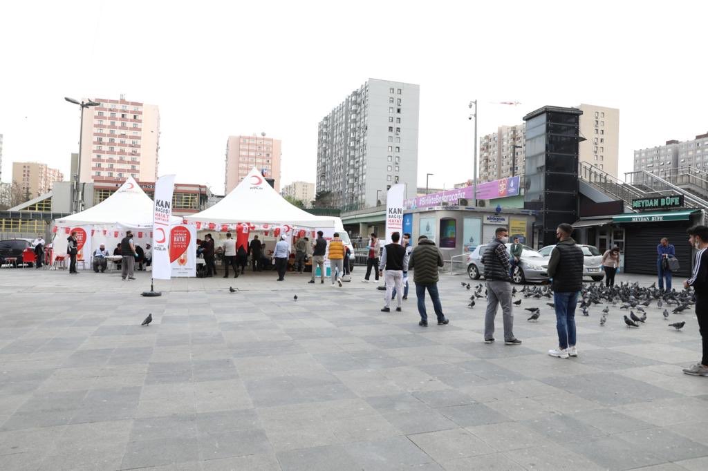 KIYAMDER üyeleri, Gaziosmanpaşa, Şirinevler ve Levent Bosna Parkı’nda kurulan çadırlarda toplamda 738 ünite kan vererek birçok hastaya şifa olma yolunda büyük bir dayanışma örneği gösterdi google.com.tr/amp/s/m.sabah.…