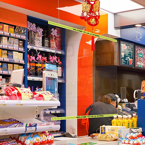 We're pleased to add Suspended Sneeze Guards to our product portfolio.

Great for small independent stores, takeaway outlets and customer service areas that deal face to face with customers. 

#folkestone #sneezeguards #covid19uk #shoplocal 

tinyurl.com/ydevgkla