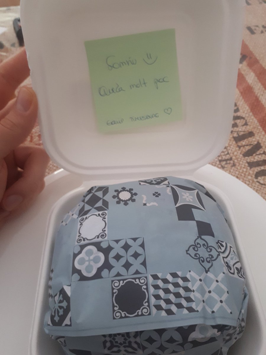 marsantser's tweet photo. Qué grande @timesburg de la mano de @Deliveroo cuidando los detalles. Enhorabuena! https://t.co/U38ZRd0g8m