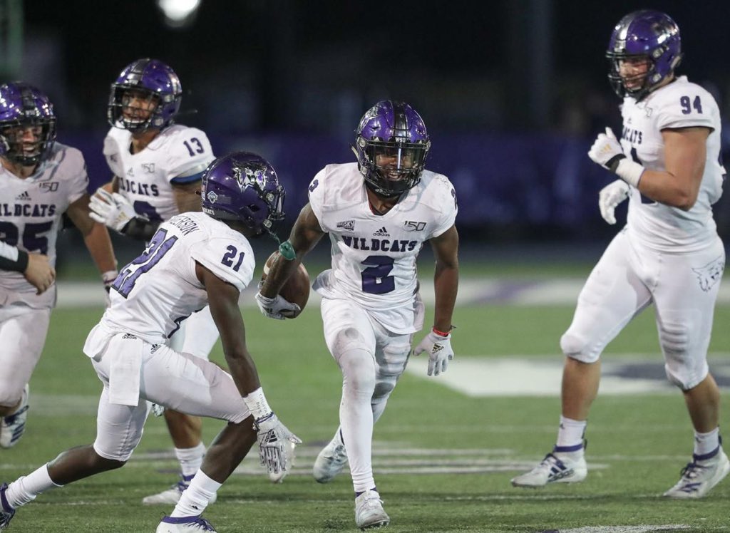 smw_80's tweet photo. After talking to coach @ursua05 I am blessed and humbled to receive an offer to play at WEBER STATE!!! Hard work pays off! @RossApo1_MILEWR i will be furthering my education and taking my talents to @weberstatefb #Committed 🟣⚫️ https://t.co/XaeQTapRR6