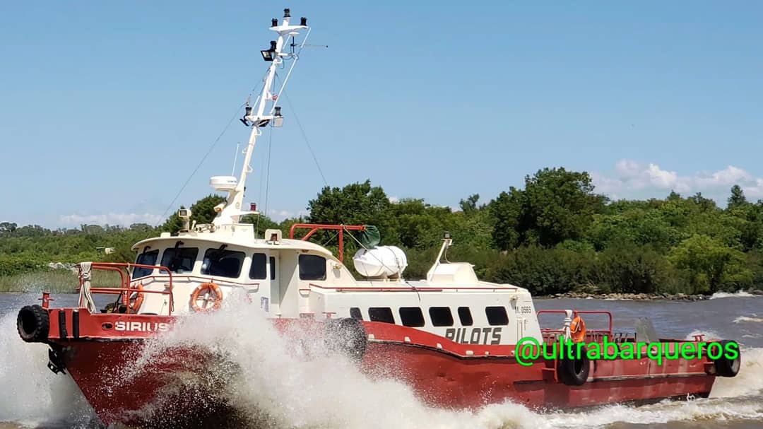 UltraBarqueros's tweet photo. Pilot Boat "SIRIUS IV" #CanalAccesoAPuertoLaPlata #ProvinciaDeBuenosAires #Argentina - 18.02.2019 - 14:10 Local Time -
#BulkCarrier #BulkCarrierShips #ultrabarqueros #pilotvessel #pilotboat #ultrabarqueros2 #pilots #merchantnavy #instaship #merchant #instashipping #seafarer https://t.co/t4zYkox3ri