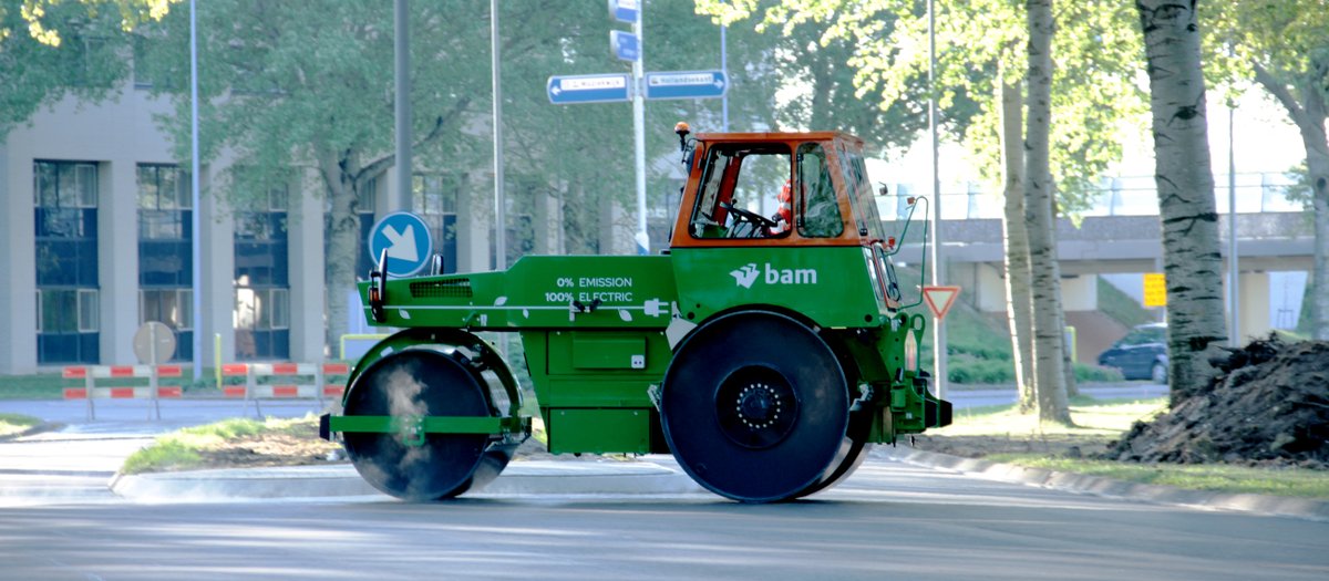 BAMGroup_EU's tweet photo. BAM takes the world’s first electric road roller into service  https://t.co/yxUuuHiRXv https://t.co/qLNSks5fu4