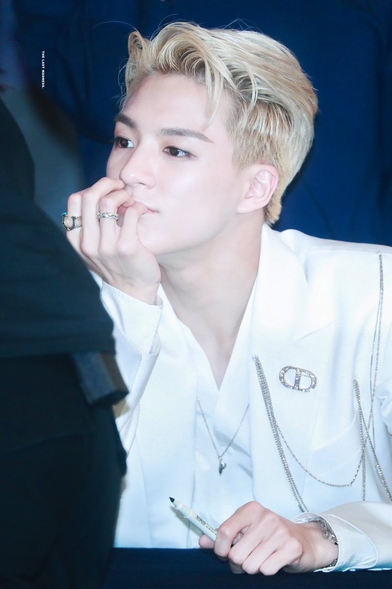 THELASTMADNESS's tweet photo. #따뜻한_봄에_와줘서_고마워_제노야 
#HAPPYJENODAY 👑🤍
#제노 #JENO https://t.co/R6KEN6Mc2p