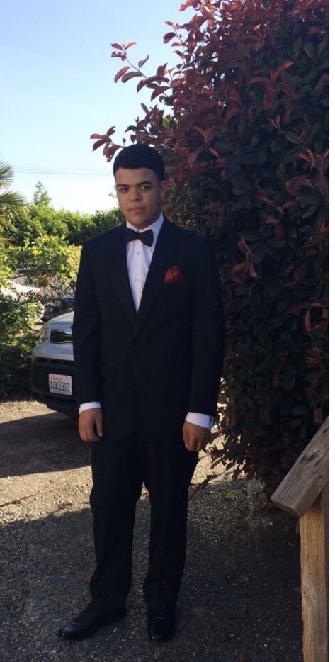 Umarq65's tweet photo. Hey twitter, this is my half brother Jayson Marquez. This pic is the last I have with him, the one of the left is an old Facebook picture my dad found. We haven’t been able to get contact of him, because his mother took him to Seattle (we think) retweet to help me find my bro https://t.co/T23eigfXxL