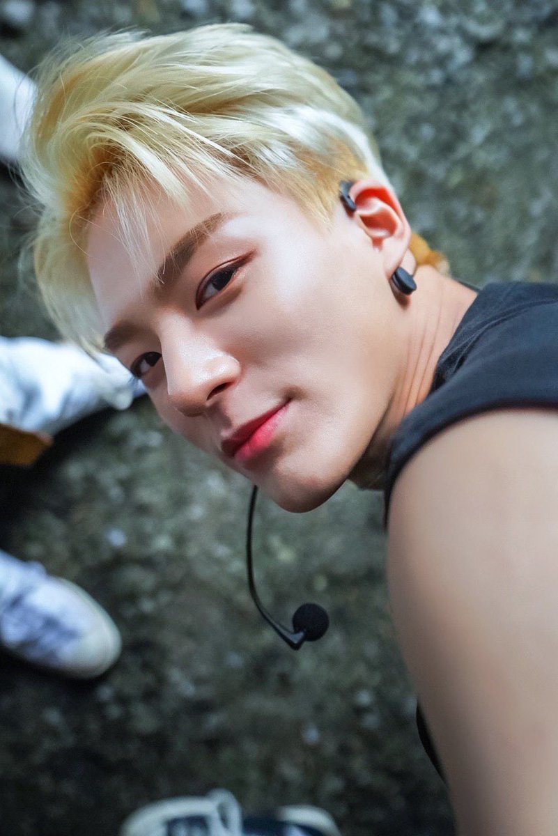I love the way on how you always try your best in doing things. #JENO_DAY  #HAPPYJENODAY