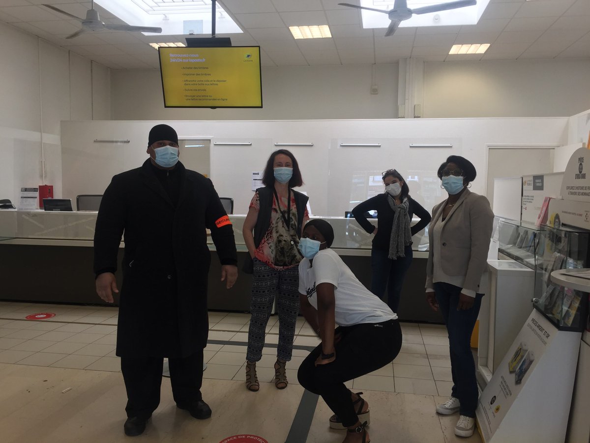 Bricethecat's tweet image. Bravo et merci aux #postiers qui comme l&apos;équipe du bureau de @villedegrigny91 en #Essonne sont engagés au quotidien pour délivrer,  bien protégés,  les #ServicesEssentiels de #LaPoste #TousEngagés @LPNews_IDF #COVID19
