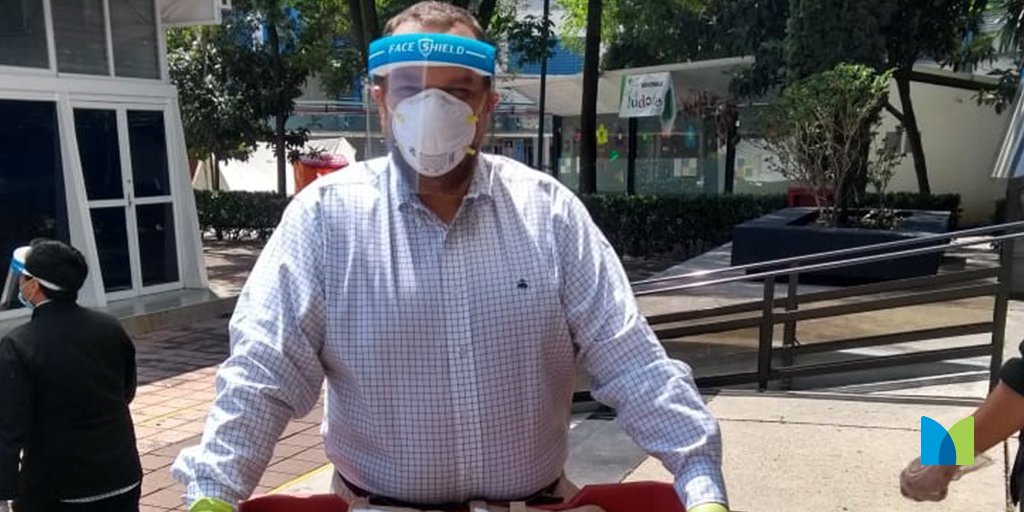 MetLifeMx's tweet photo. Hacen un extraordinario esfuerzo por protegernos. En agradecimiento por estar haciéndole frente a la batalla contra #COVID-19, #MetLifeMéxico estará apoyando al heroico equipo del Hospital General de México @HGM_OD con comidas diarias. Protejamos a los que nos cuidan. https://t.co/fCHFngpYAX