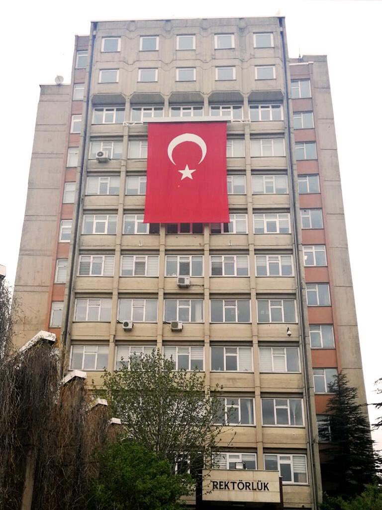 Siz rektörlük binası dediniz biz bütün kampüsü donattık. 
Keşke siz de burada olsaydınız...
