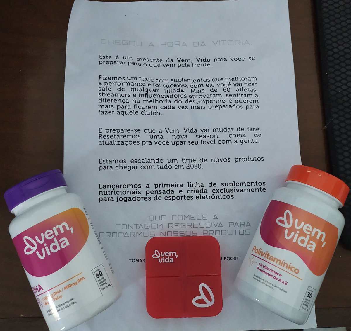 bowiesix's tweet photo. Rapaziada, se liguem nesse loot que a @vem_vida dropou aqui em casa! Já dei aquela farmada pra amassar nos joguinhos 🥰

Muito obrigada! 💛💛 https://t.co/UgaZ65NMyZ