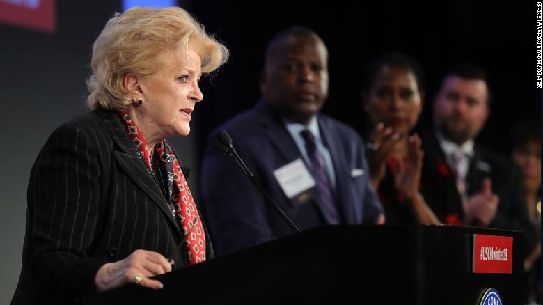 EWO4SLKXYAUb4IS?format=jpg&name=900x900