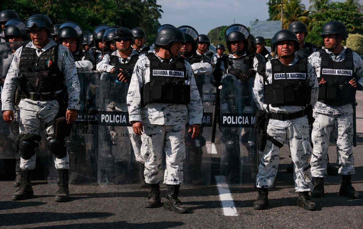NotaContraPoder's tweet photo. 🚨Guardia Nacional fue enviada por el Presidente ANDRÉS MANUEL LÓPEZ OBRADOR a detener las extorsiones y robos de la POLICÍA MICHOACÁN, al mando de ADRIÁN LÓPEZ SOLÍS, informa Gobierno Federal🚨
https://t.co/FSe3FJlX3X
Lenin
#LopezSeraRecordado
#PoderosoHDPM
#Fase3
@FGR_Mich https://t.co/RxWuqyC7kp