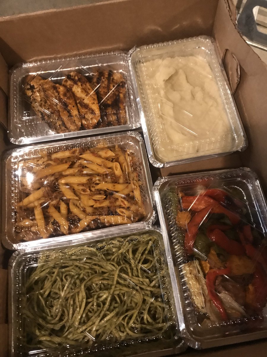 leighshami1's tweet photo. Another great day with 500 meals delivered!!! From sage kitchen! https://t.co/3DZHOzQ8MX