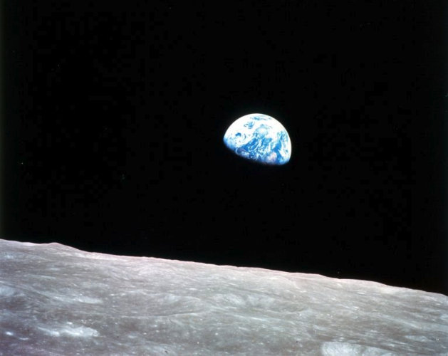librarycongress's tweet image. For #EarthDay 2020: A discussion &amp;amp; celebration of one the most poignant &amp;amp; moving images of our planet: "Earthrise," taken by the crew of Apollo 8 as they circled the moon in 1968. From our "Insights" blog from the John W. Kluge Center: blogs.loc.gov/kluge/2020/04/…